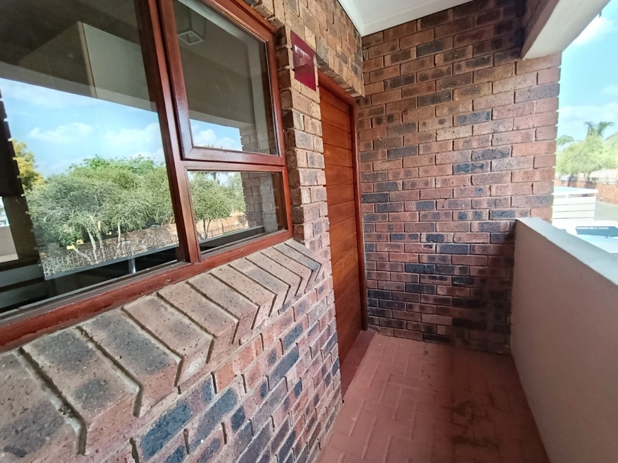 2 Bedroom Property for Sale in Langenhovenpark Free State